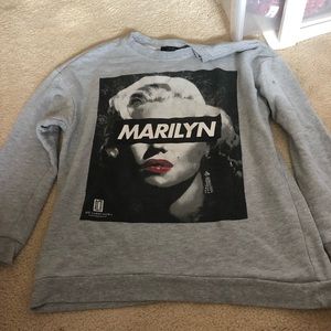2/$20 💛 marilyn monroe sweatshirt